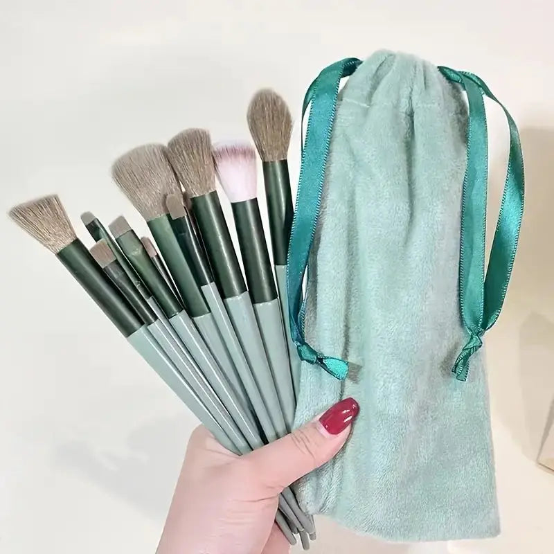 Soft Fluffy Professional Make Up Brush set for all your make up needs